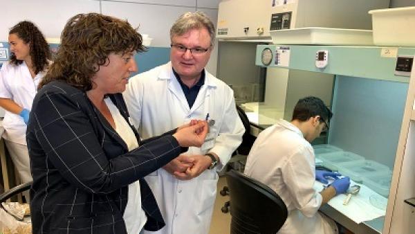 La consellera de Agricultura, Teresa Jordá, en el Laboratorio de Sanidad Animal y Vegetal La consellera de Agricultura, Teresa Jordá, en el Laboratorio de Sanidad Animal y Vegetal