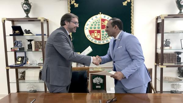 Firma del protocolo entre la UJA y la Universidad de Asuán Firma del protocolo entre la UJA y la Universidad de Asuán