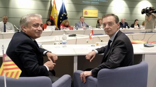 Germán Barrios (D) junto a Mariano Gredilla (I) en la Sectorial de Empleo Germán Barrios (D) junto a Mariano Gredilla (I) en la Sectorial de Empleo