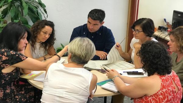 Los ediles de IU en la reunión con la con la Plataforma 'Niños y Niñas del Sur'. Los ediles de IU en la reunión con la con la Plataforma 'Niños y Niñas del Sur'.