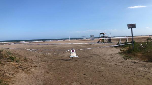 Playa de Massamagrell cerrada al baño por la presencia de bacterias Playa de Massamagrell cerrada al baño por la presencia de bacterias