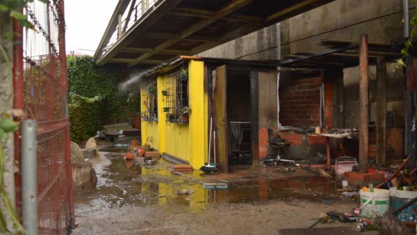 Un incendio calcina una chabola ubicada debajo del Puente Novísimo de Ourense Un incendio calcina una chabola ubicada debajo del Puente Novísimo de Ourense