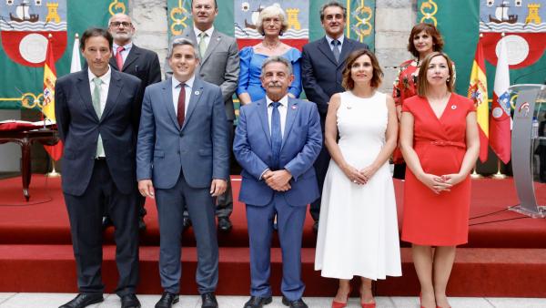 Consejo de Gobierno encabezado por el presidente de Cantabria, Miguel Ángel Revilla, en el día de la toma de posesión de todos los consejeros Consejo de Gobierno encabezado por el presidente de Cantabria, Miguel Ángel Revilla, en el día de la toma de posesión de todos los consejeros