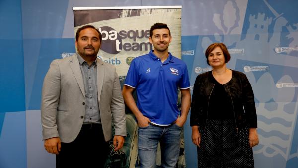 El karateka alavés Jagoba Vizuete anuncia su retirada en la competición de alto nivel El karateka alavés Jagoba Vizuete anuncia su retirada en la competición de alto nivel