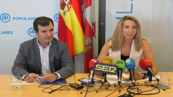 Martín (I) y García (D) durante la rueda de prensa. Martín (I) y García (D) durante la rueda de prensa.