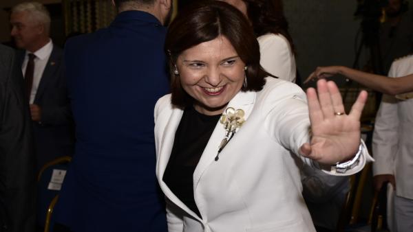 Bonig no veu "amenaça" en el sopar d'un sector del PP i diu que ha declinat anar per un compromís però la van convidar Bonig no veu "amenaça" en el sopar d'un sector del PP i diu que ha declinat anar per un compromís però la van convidar