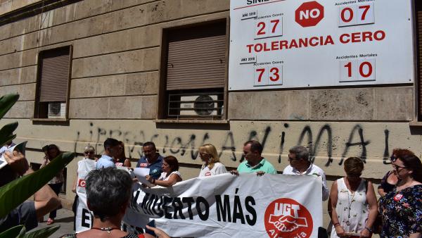 Concentración por la muerte de un trabajador en Berja (Almería) Concentración por la muerte de un trabajador en Berja (Almería)