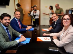 PP y Cs aceptan documento de Vox y desbloquean investidura de López Miras