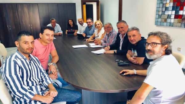 Firma del convenio del metal entre UGT y Femeco. Firma del convenio del metal entre UGT y Femeco.