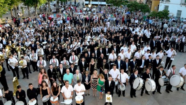 Los músicos participantes del certamen. Los músicos participantes del certamen.