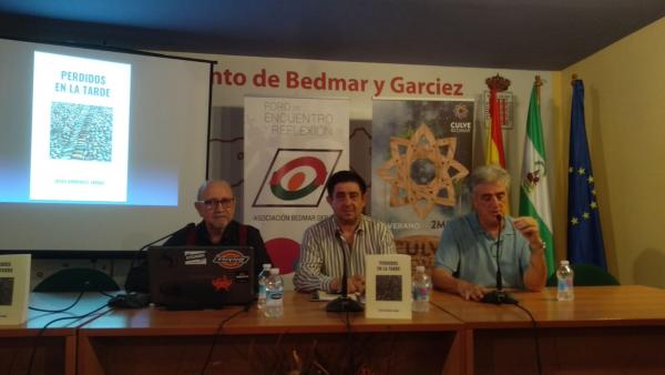 Presentación del lirbo de Diego Rodríguez Presentación del lirbo de Diego Rodríguez