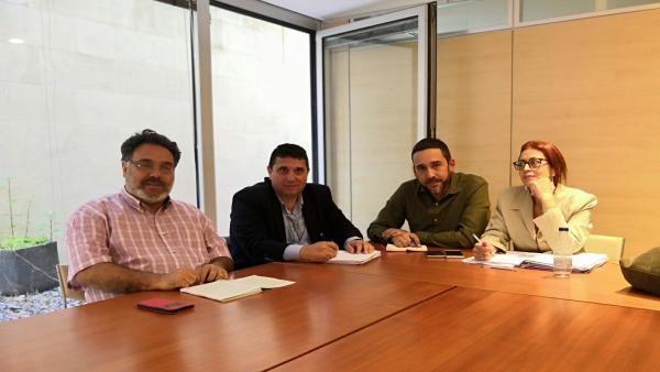 La concejal de Vivienda del Ayuntamiento de La Laguna, Elvira Jorge, y el concejal de Bienestar Social, Rubens Ascanio, se reúnen con el gerente de Muvisa, Carlos Díaz, y el consejero delegado, Juan Ignacio Viciana La concejal de Vivienda del Ayuntamiento de La Laguna, Elvira Jorge, y el concejal de Bienestar Social, Rubens Ascanio, se reúnen con el gerente de Muvisa, Carlos Díaz, y el consejero delegado, Juan Ignacio Viciana