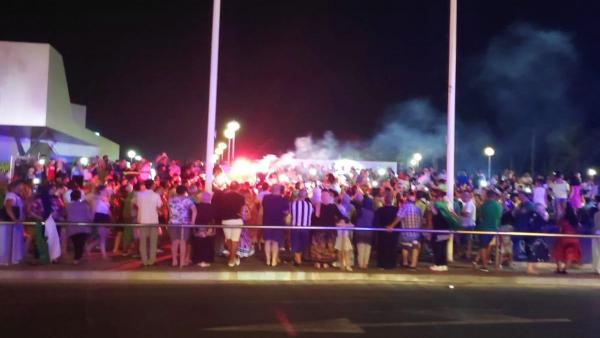 Celebración de 1.000 aficionados de Argelia por la Copa África Celebración de 1.000 aficionados de Argelia por la Copa África