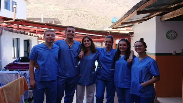 Siete Estudiantes De Medicina De La Universidad De Navarra Viajan A Perú Para Enseñar A Salvar Vidas Siete Estudiantes De Medicina De La Universidad De Navarra Viajan A Perú Para Enseñar A Salvar Vidas