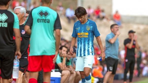 Joao Félix se retira lesionado en su debut con el Atlético de Madrid Joao Félix se retira lesionado en su debut con el Atlético de Madrid