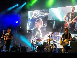 La banda estadounidense Kings of Leon durante su actuación en el FIB