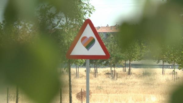 Señales de tráfico LGTBI en Casar de Cáceres Señales de tráfico LGTBI en Casar de Cáceres