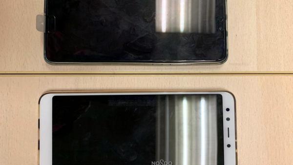 Los dos teléfonos sustraídos valorados en 700 euros Los dos teléfonos sustraídos valorados en 700 euros
