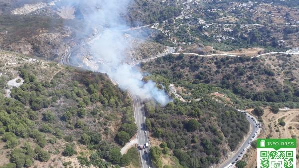 Incendio forestal en el paraje Sierra Blanca de Ojén. Incendio forestal en el paraje Sierra Blanca de Ojén.