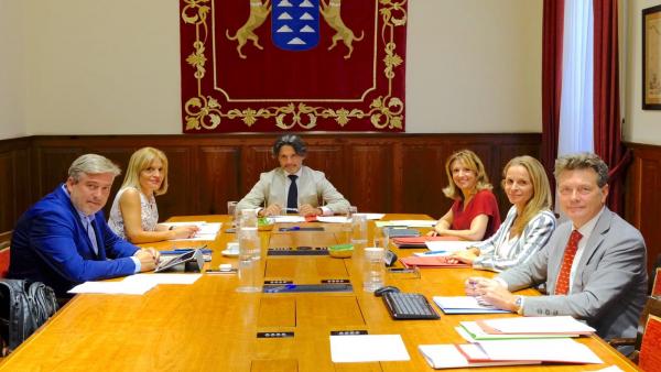 Mesa del Parlamento en la X Legislatura Mesa del Parlamento en la X Legislatura