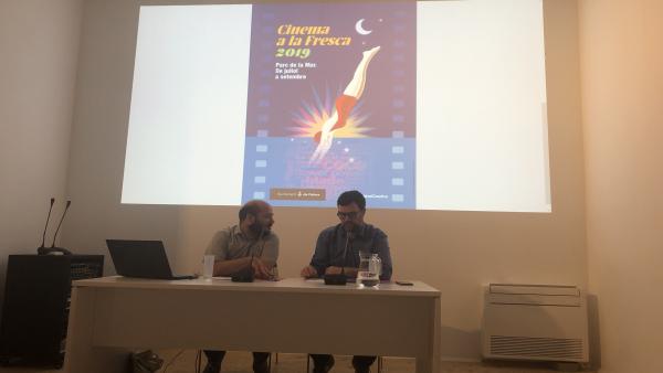 El teniente de alcalde, Antoni Noguera, y el director general de Música y Artes Escénicas, Miquel Àngel Contreras, presentan el calendario de Cinema a la fresca 2019 de Palma. El teniente de alcalde, Antoni Noguera, y el director general de Música y Artes Escénicas, Miquel Àngel Contreras, presentan el calendario de Cinema a la fresca 2019 de Palma.