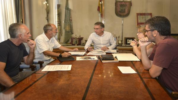 El concejal de Movilidad Sostenible, César Díaz, se reúne con la asociación Cantabria ConBici El concejal de Movilidad Sostenible, César Díaz, se reúne con la asociación Cantabria ConBici