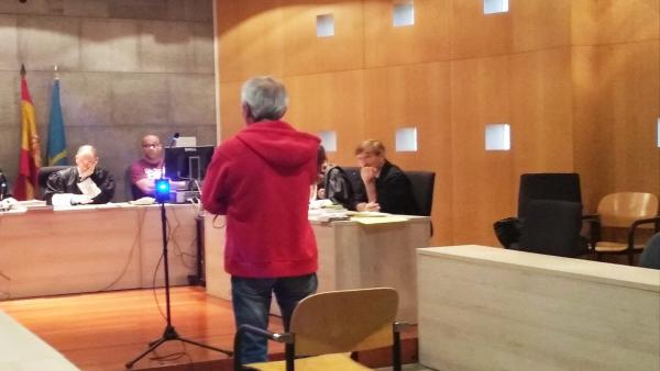 El ganadero condenado por disparar a otro tras una discusión durante el juicio. El ganadero condenado por disparar a otro tras una discusión durante el juicio.