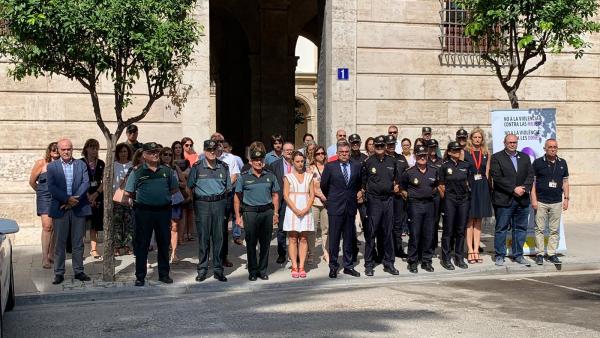 Concentración en la Delegación de Gobierno en Valencia repulsa por el asesinato machista en Calpe Concentración en la Delegación de Gobierno en Valencia repulsa por el asesinato machista en Calpe