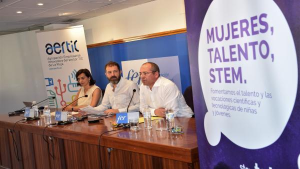 El presidente de AERTIC, José Luis Pancorbo; el director de la fundación ASTI, Roberto Ranz, y la directora general de la Agenda Digital de La Rioja, Ester Gutiérrez El presidente de AERTIC, José Luis Pancorbo; el director de la fundación ASTI, Roberto Ranz, y la directora general de la Agenda Digital de La Rioja, Ester Gutiérrez