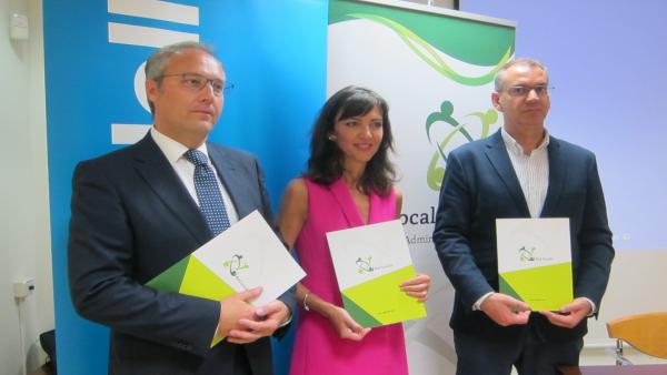 Los codirectores de la Red Localis, Concepción Campos y Alberto Vaquero, han presentado el documento ‘Retos de los gobiernos locales 2019-2023’ Los codirectores de la Red Localis, Concepción Campos y Alberto Vaquero, han presentado el documento ‘Retos de los gobiernos locales 2019-2023’