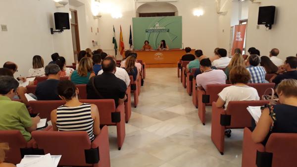 Reunión de la Junta con representantes de los municipios, asociaciones y agentes turísticos Reunión de la Junta con representantes de los municipios, asociaciones y agentes turísticos