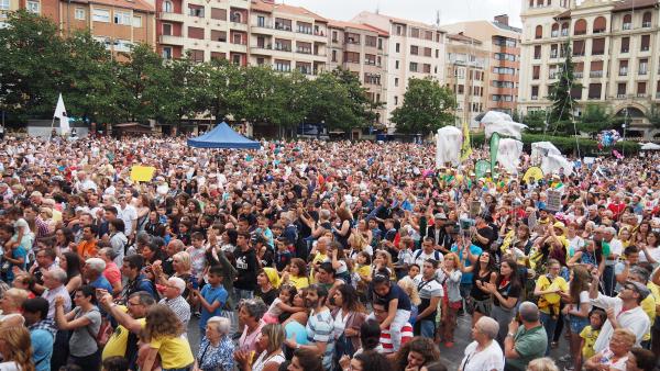 Txupin y pregón en las fiestas de El Carmen de Barakaldo Txupin y pregón en las fiestas de El Carmen de Barakaldo