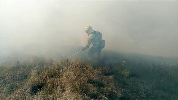 Extinción incendio forestal en Cantabria Extinción incendio forestal en Cantabria