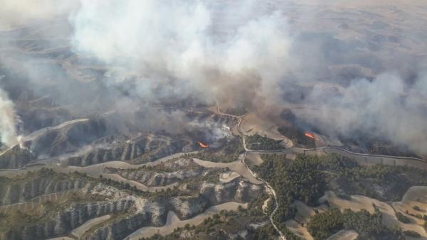 Incendio forestal en Perdiguera y Leciñena, en la provincia de Zaragoza. Incendio forestal en Perdiguera y Leciñena, en la provincia de Zaragoza.