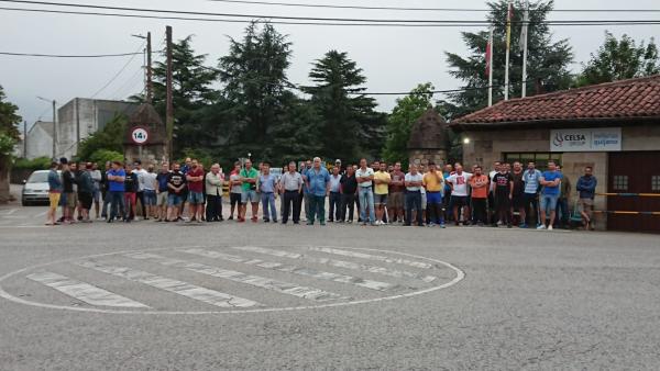 Concentración de trabajadores en huelga en la entrada de la fábrica de Global Special Steel Concentración de trabajadores en huelga en la entrada de la fábrica de Global Special Steel
