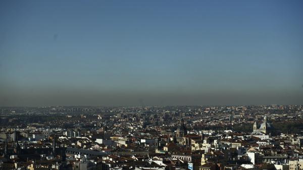 Imagen de la ciudad de Madrid tomada desde la céntrica zona de Callao, donde son evidentes los efectos de la contaminación. Imagen de la ciudad de Madrid tomada desde la céntrica zona de Callao, donde son evidentes los efectos de la contaminación.