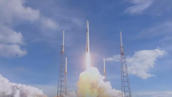 Despegue del cohete 'Falcon 9' de SpaceX con la cápsula 'Dragon' Despegue del cohete 'Falcon 9' de SpaceX con la cápsula 'Dragon'