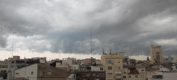 Nubes sobre un municipio de Valencia