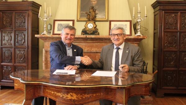 Firma de colaboración entre Universidad de Oviedo y Club Asturiano de la Innovación Firma de colaboración entre Universidad de Oviedo y Club Asturiano de la Innovación