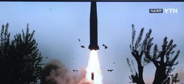 Corea del Norte lanza dos misiles balísticos 