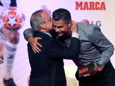 Florentino Pérez, con Cristiano Ronaldo en la entrega del 'Marca Leyenda'