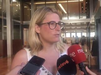 Elsa Artadi en una atención a los medios