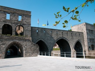 El puente belga que ha sido derribado, antes de que comenzaran las obras.