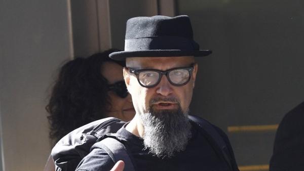 El líder de Def con Dos César Strawberry El líder de Def con Dos César Strawberry