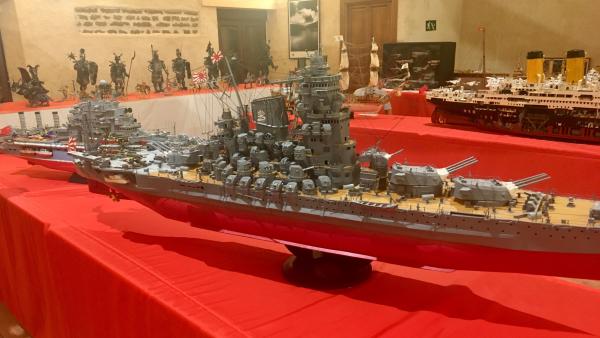 La maqueta del barco 'Yamato' que el artista Mauricio Rodríguez Sevilla realizó hace 34 años integramente con piezas hehcas por él con cartón durante la exposición 'Toda una vida' que se lleva a cabo en Castrillo de la Guareña (Zamora) La maqueta del barco 'Yamato' que el artista Mauricio Rodríguez Sevilla realizó hace 34 años integramente con piezas hehcas por él con cartón durante la exposición 'Toda una vida' que se lleva a cabo en Castrillo de la Guareña (Zamora)