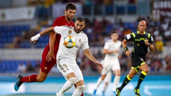 Benzema, con el Real Madrid, ante la Roma Benzema, con el Real Madrid, ante la Roma