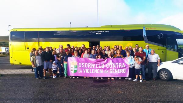 Vecinos y personas vinculadas a Osornillo, en el viaje a Galicia. Vecinos y personas vinculadas a Osornillo, en el viaje a Galicia.