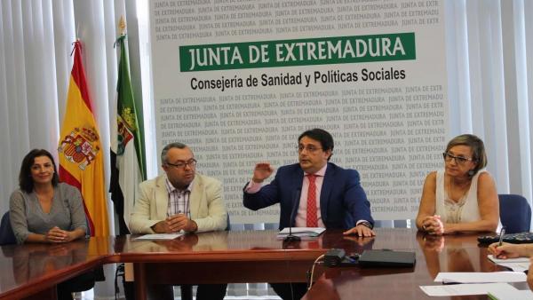 El consejero de Sanidad, José María Vergeles, en rueda de prensa El consejero de Sanidad, José María Vergeles, en rueda de prensa