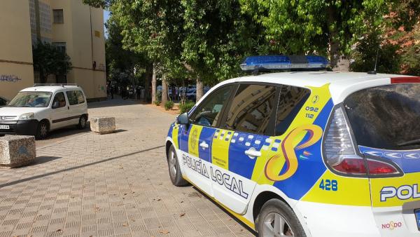 Coche de Policía Local de Sevilla Coche de Policía Local de Sevilla