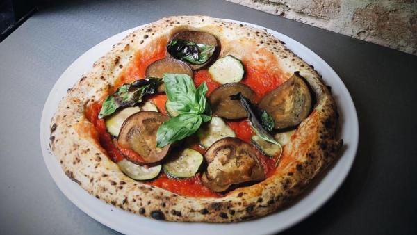 Una pizza de Grosso Napoletano Santa Engracia Una pizza de Grosso Napoletano Santa Engracia